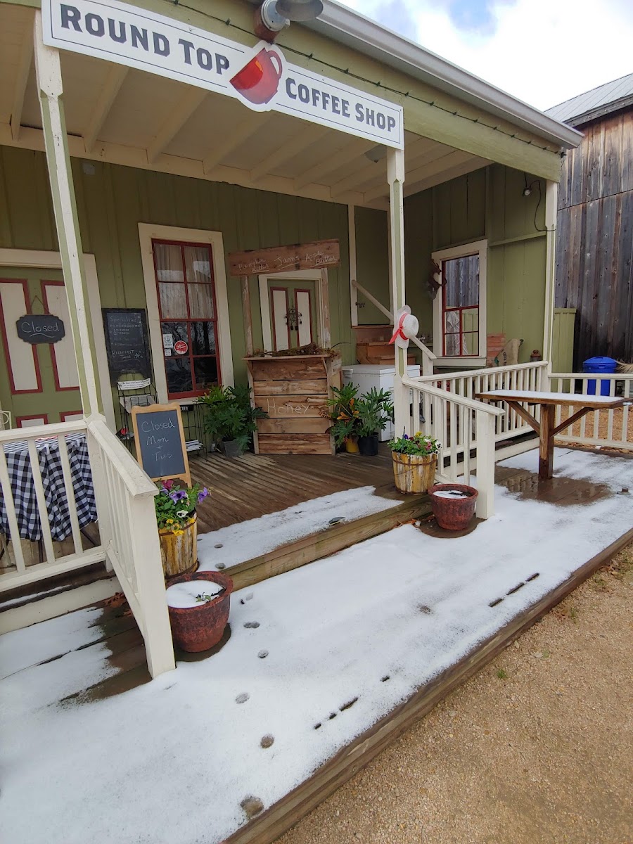Round Top Coffee Shop
